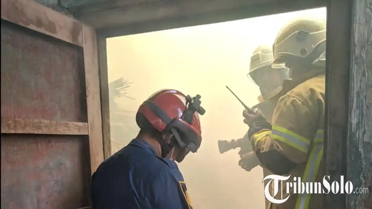 Gegara Api Pembakaran Sampah Merambat, Gudang Oven Tembakau di Klaten Terbakar