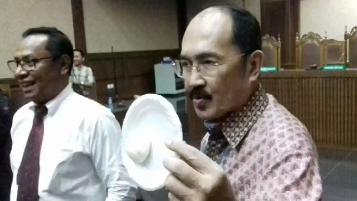 Jaksa dan Fredrich Yunadi Berdebat Soal Penyidik KPK Desersi Polri