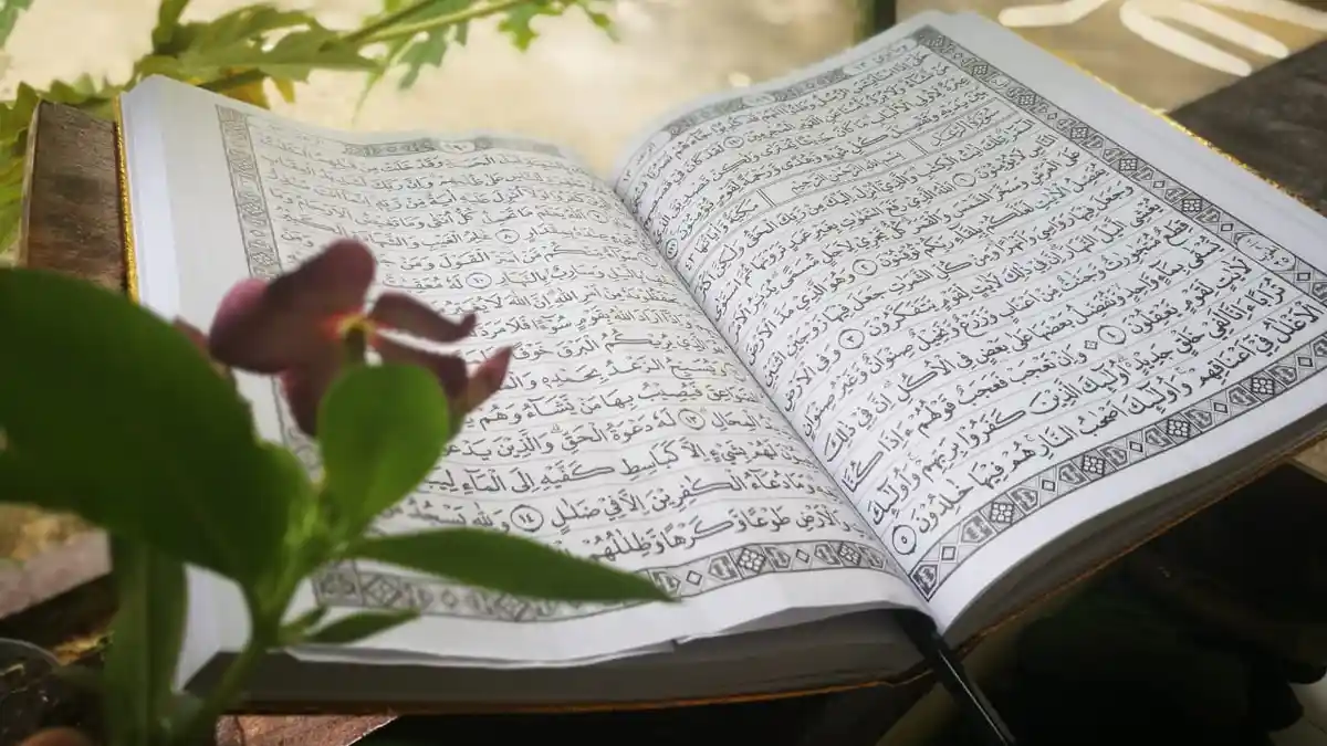 Ketahui Keutamaan Membaca Surah Al-Kahfi di Hari Jumat dan Manfaatnya