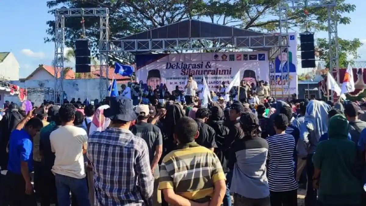 Ribuan Warga Hadiri Deklarasi Jarot- Ansori Maju Pilkada Sumbawa 2024