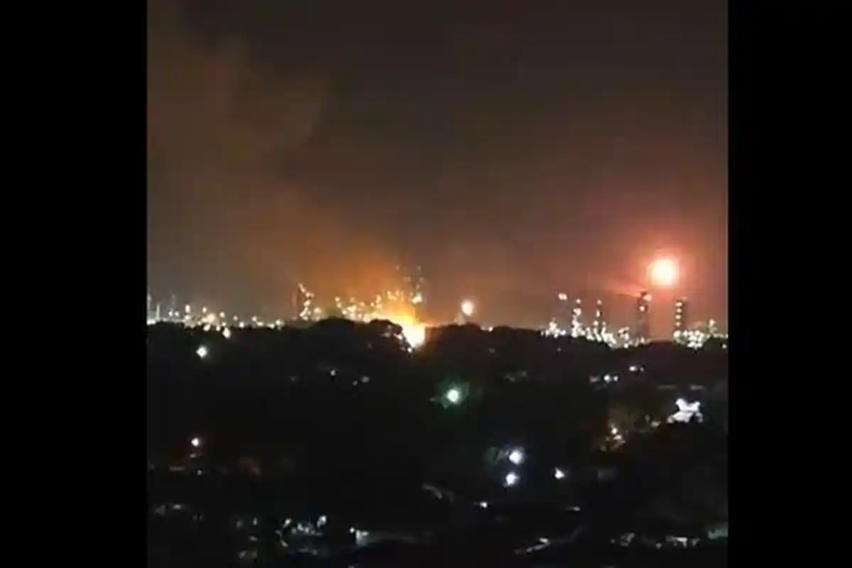 KEBAKARAN Kilang Minyak Pertamina Refinery II Kota Dumai Riau, Terdengar 2 Kali Ledakan