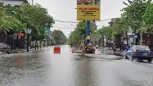 Sejumlah-titik-banjir-yang-terjadi-di-Jembrana-dampak-cuaca-ektrem.jpg