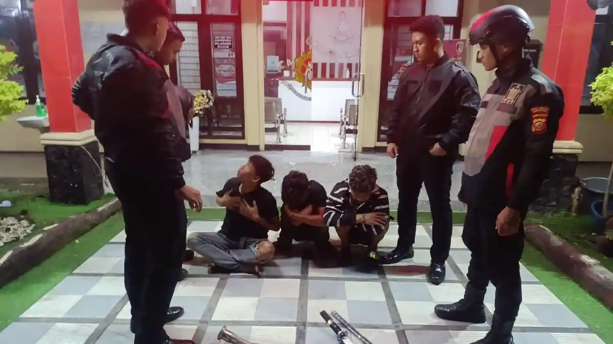 Sat Set Sat Set Tim Wiralodra di Indramayu, Bikin Anggota Geng Motor yang Bawa Sajam Tak Berkutik