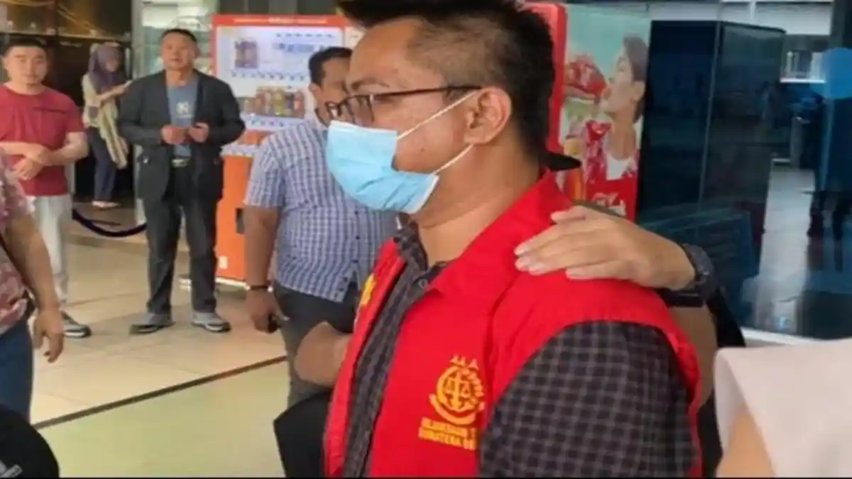 Kejati Sumsel Jemput Paksa 1 Tersangka Dugaan Korupsi Pajak dari Bandung