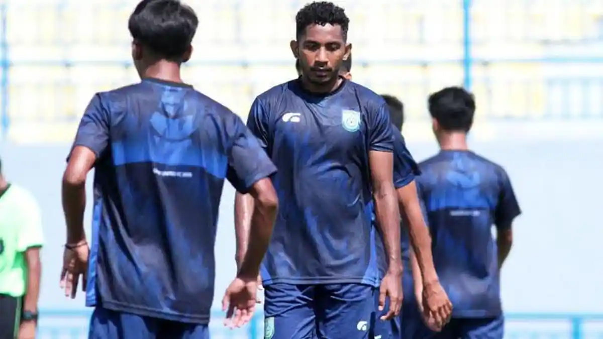 Roberto Rigyaldo Resmi Berseragam Gresik United, Targetkan Laskar Joko Samudro Promosi ke Liga 2