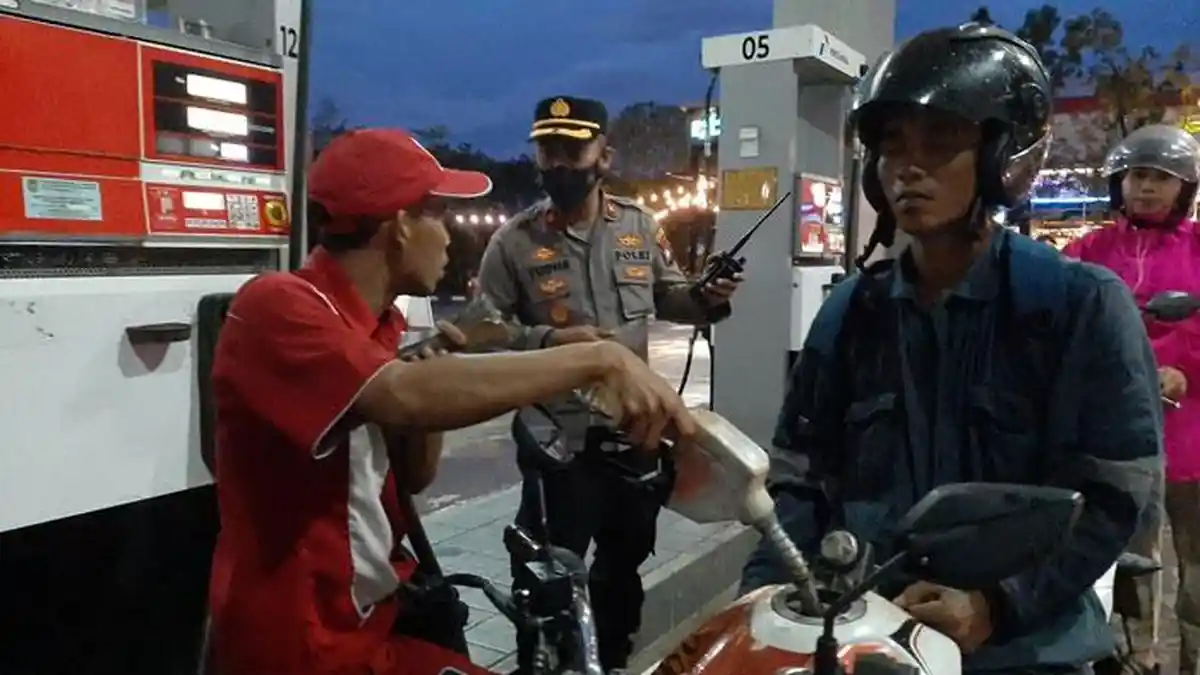 Banyak Warga Batam Belum Tahu Harga BBM Naik hingga Kapolsek Sekupang Pantau ke SPBU