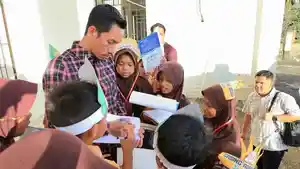 Bupati-Aceh-Barat-Tarmizi-bersama-Wakil-Bupati-Said-Fadheil-dan-Yohanes-Surya.jpg