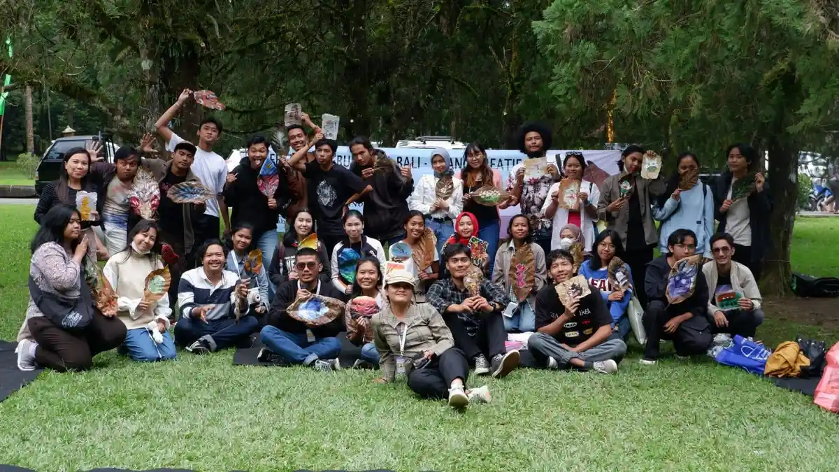 Ruang Kreatif Bentara Hadirkan Workshop Ecoprint di Kebun Raya, Simak Beritanya