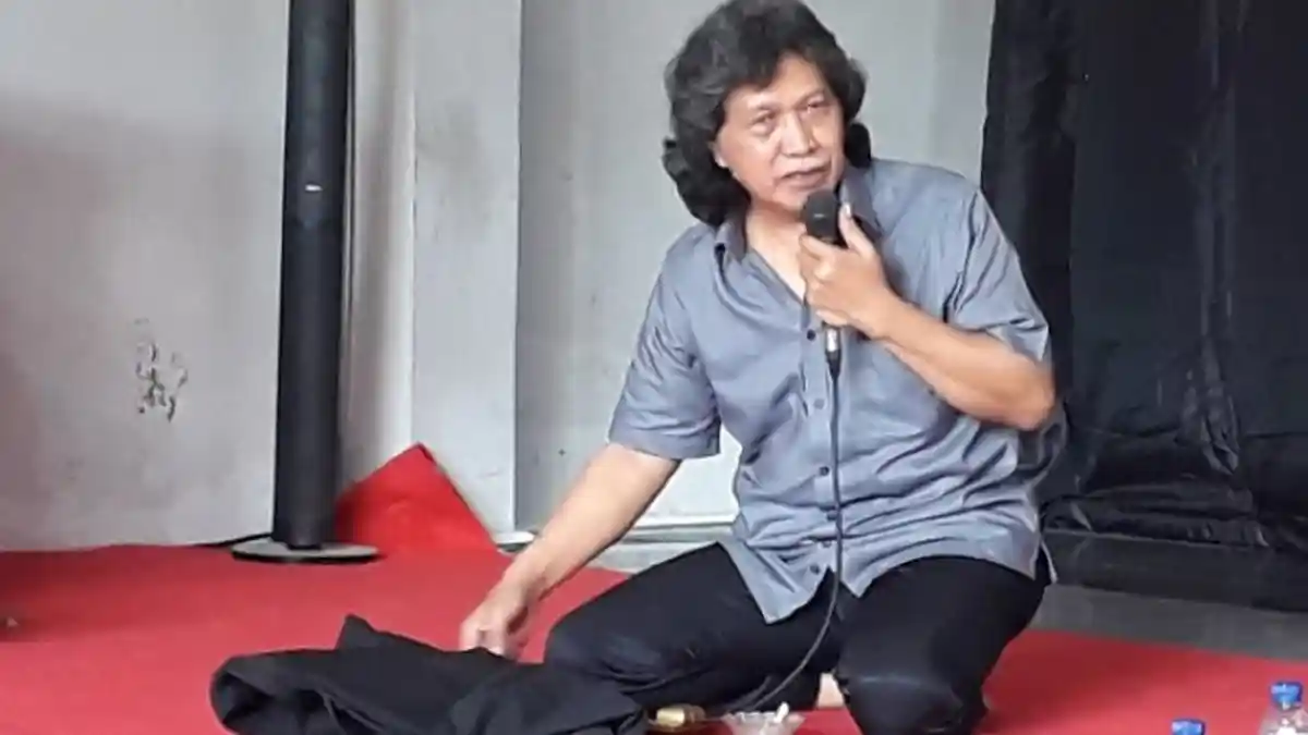 Ini Tanggapan Cak Nun Soal Pidato Prabowo yang Sebut Indonesia Bubar 2030