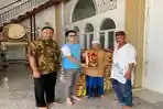 Bolesa Berbagi Berkah di Ramadan, 1,5 Ton Beras Diserahkan ke Masjid Al Khosiyun Semabung Lama
