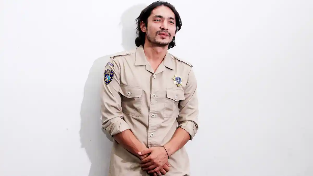 Abimana Aryasatya Perankan Tokoh Dono, Tapi yang Deg-degan Istrinya
