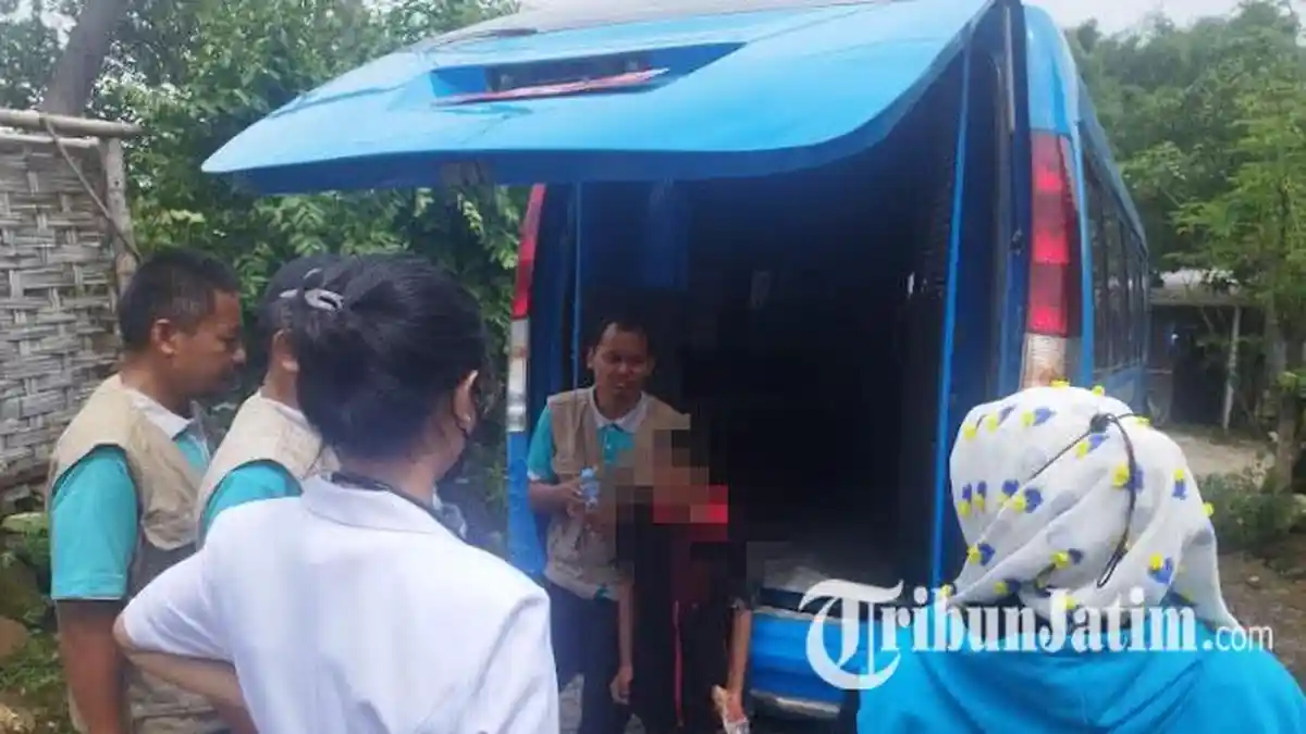 Remaja Gresik Dikurung Sejak Usia 3 Tahun, Dipasung Keluarga di Rumah, Kini Dibawa ke RSJ Menur