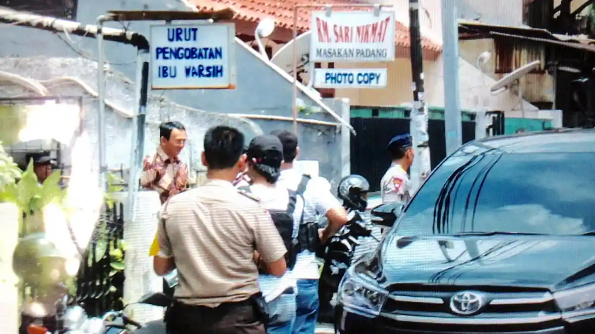 Pijat Urut Pengobatan Ibu Warsih Populer Gara-gara Ahok