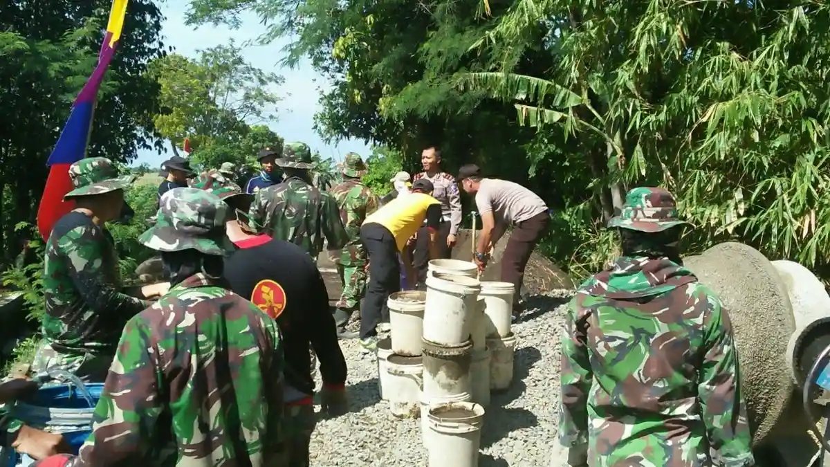 Pengecoran Jalan Desa Jungsemi Tinggal 150 Meter