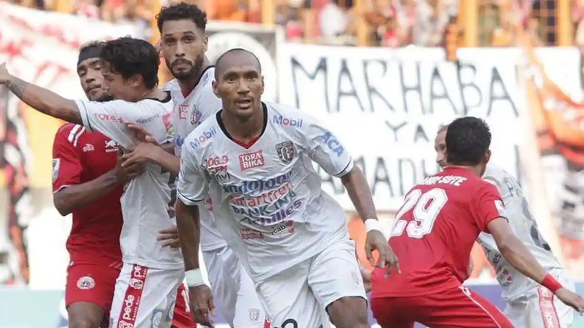 Tanggapi Keputusan PSSI, Bek Bali United Mengaku Pusing