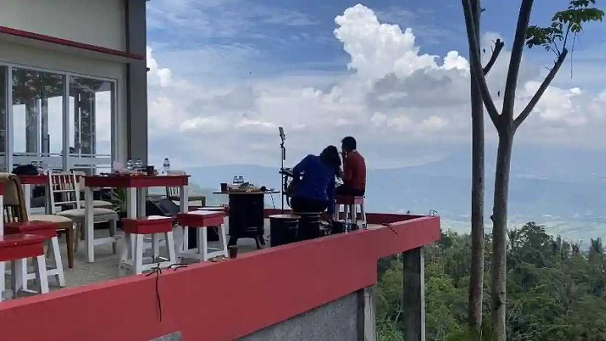 Sitaring View di Lereng Gunung Telomoyo Semarang Tawarkan Penorama Alam ...