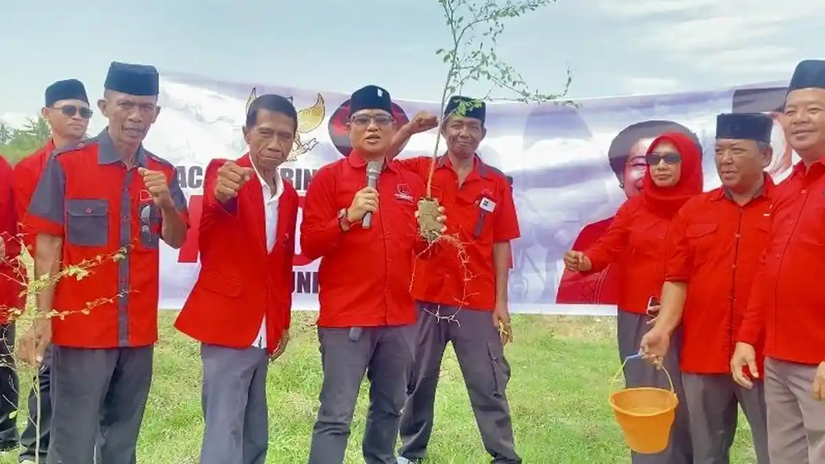 DPC PDI Perjuangan Sigi Wujudkan Instruksi Megawati, Tanam Pohon Produktif di Hari Lahir Pancasila