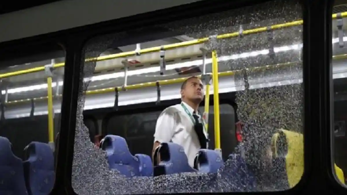 Bus Berisi Wartawan Peliput Olimpiade Rio 2016 Ditembaki Orang Tak Dikenal