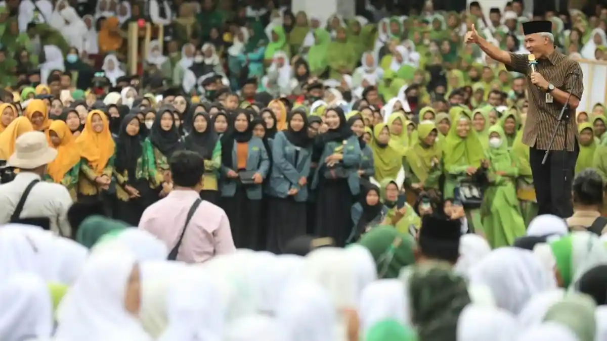 Ganjar Hadir di Tengah Lautan 15.000 Nahdliyin, Ikuti Apel Satu Abad NU di Temanggung