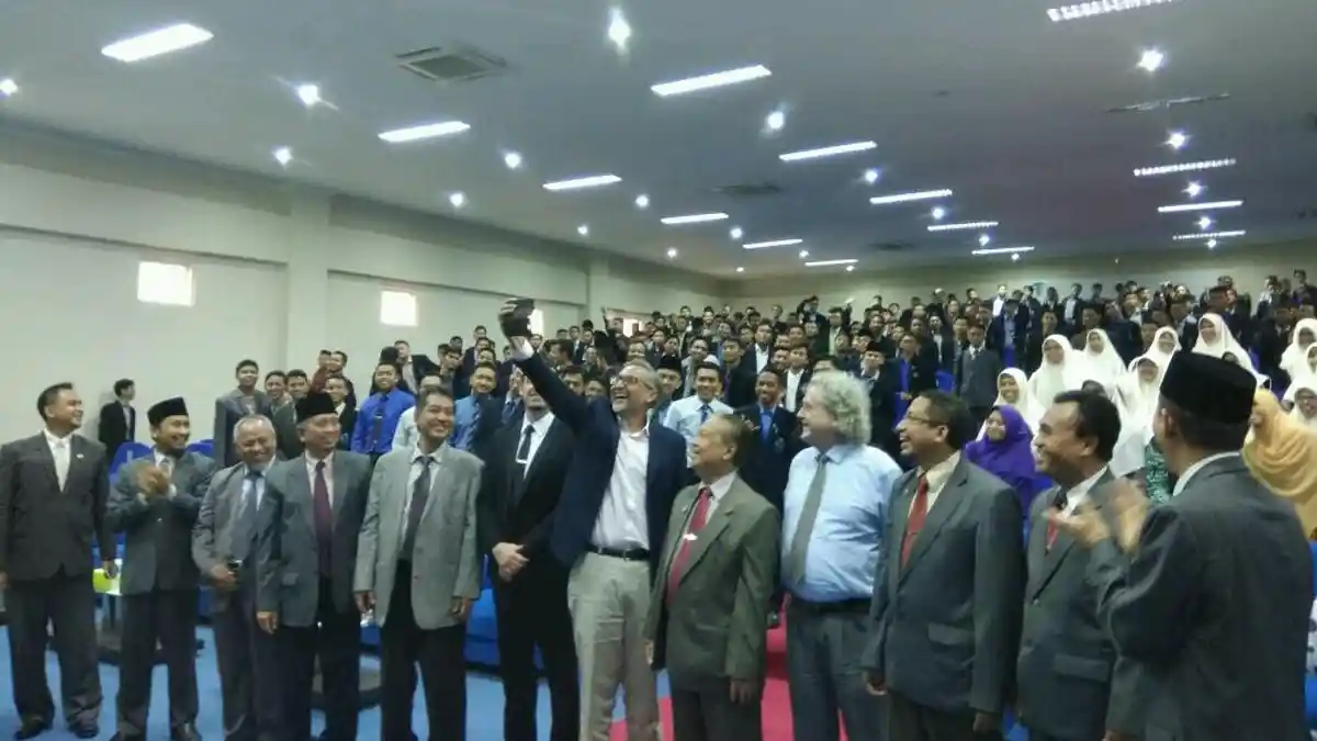 Penasaran, Dubes Inggris Selalu Terngiang Nama Pondok Gontor