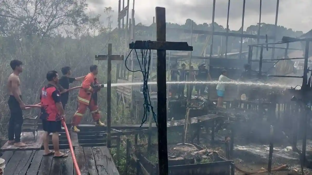 4 Rumah di Desa Segihan Kukar Terbakar, Diduga  karena Korsleting Listrik