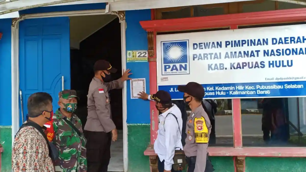 Bersama Forkompimcam, Polsek Putussibau Selatan Sosialisasikan Maklumat Kapolri