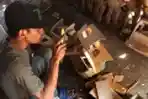 Cipatat Pengrajin Mobil-mobilan dari Kayu