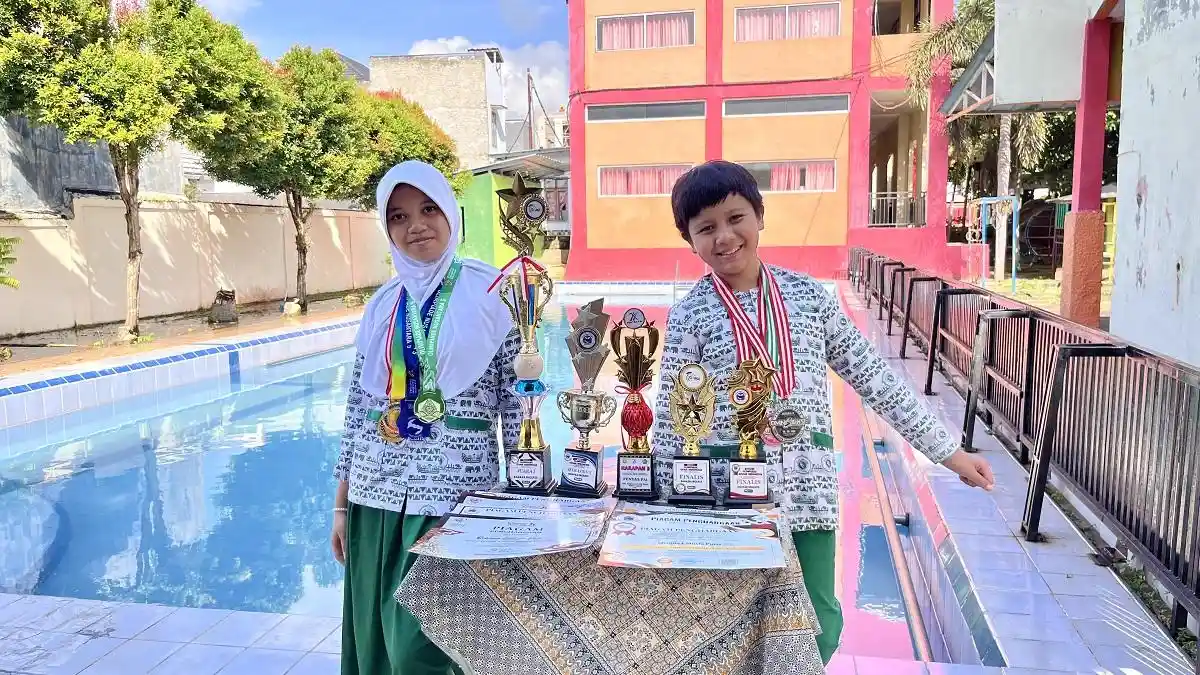 2 Siswa SD DCC Global School Bandar Lampung Raih Prestasi Olimpiade Bahasa Inggris