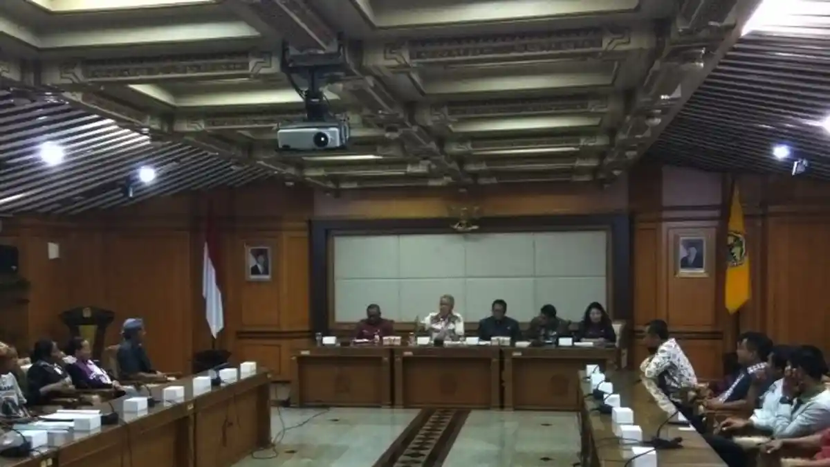 Gubernur Ganjar Pertemukan Kelompok Pro dan Kontra Pabrik Semen Rembang