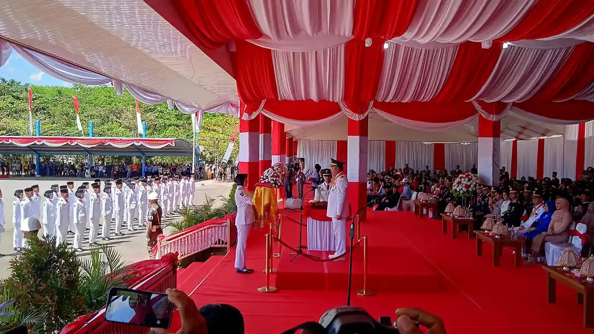 Hatta Rahman Pimpin Upacara HUT ke 74 RI di Maros