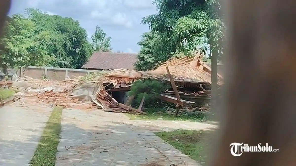 Fakta Perobohan Joglo Mewah Karanganyar : Pakai 2 Alat Berat dan 10 Pekerja, Tetangga Ogah Komentar