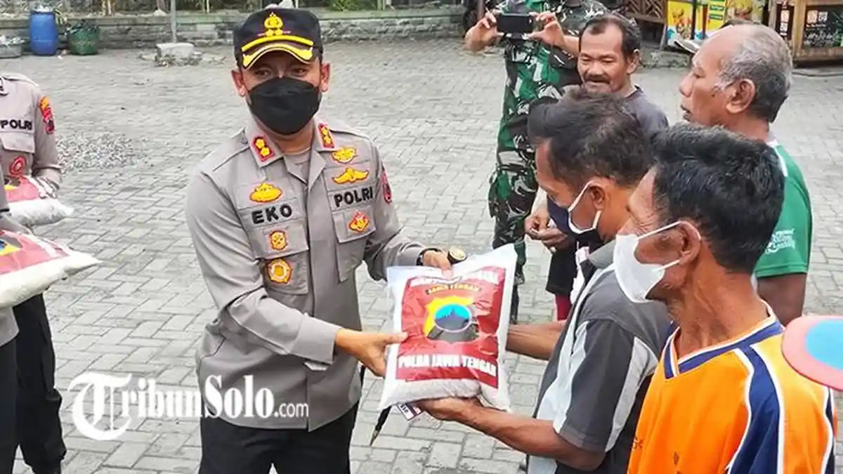 650 Paket Sembako Dibagikan di Klaten, Sasar Masyarakat Kecil : Tukang Becak, Kuli hingga Ojol