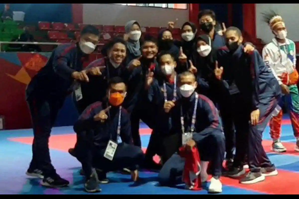 Jawa Barat Juara Umum Cabor Karate PON XX Papua 2021