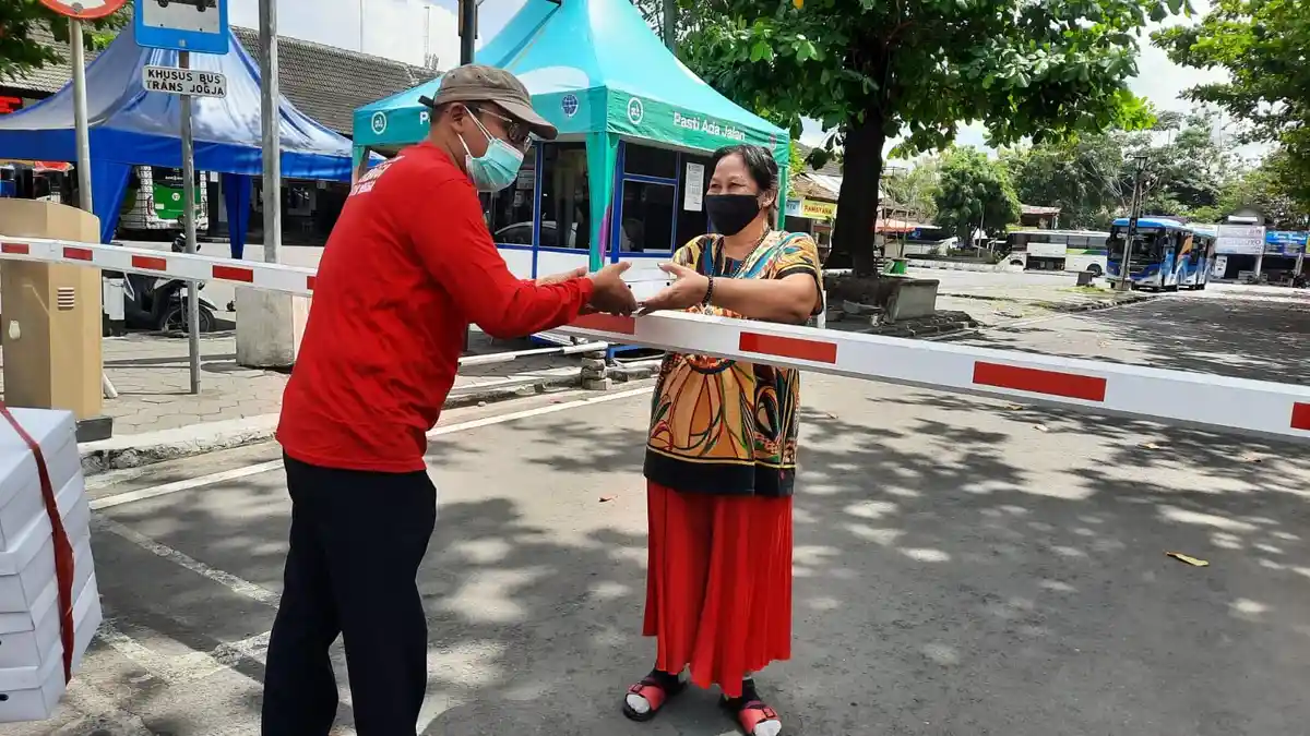 Komunitas Velox Berbagi kepada Anak Yatim Piatu dan Difabel di Sleman