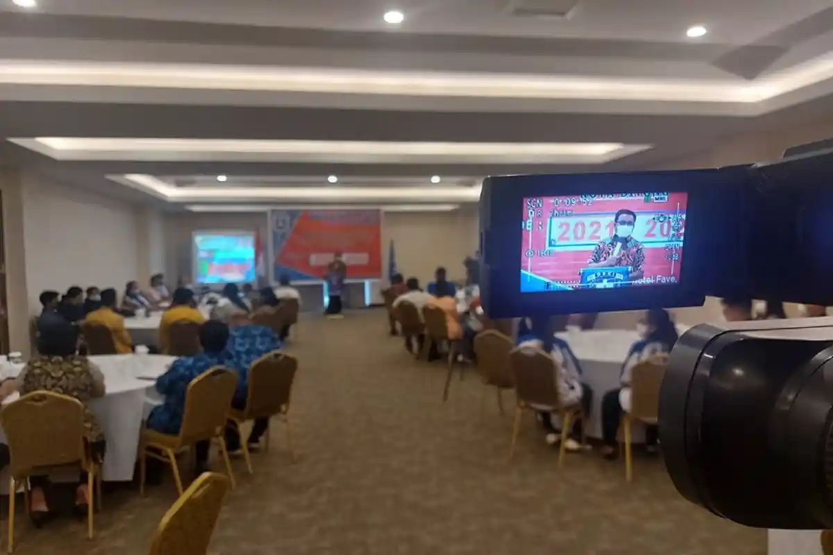 Wakil Wali Kota Bitung Ir Maurits Mantiri MM, Jabarkan Konsep Digital di Seminar Sehari