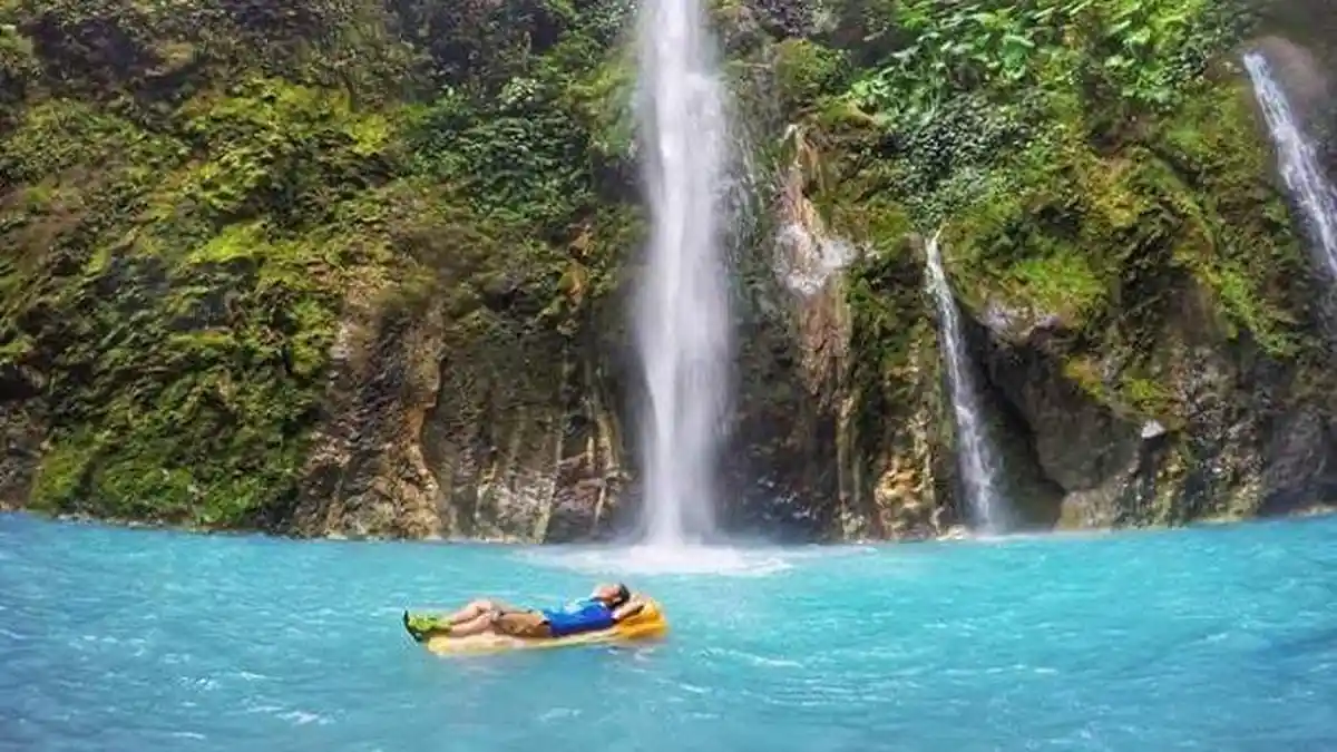 10 Destinasi Terbaik di Sumatera Utara, Ada Air Terjun Dwi Warna Sibolangit hingga Sipinsur