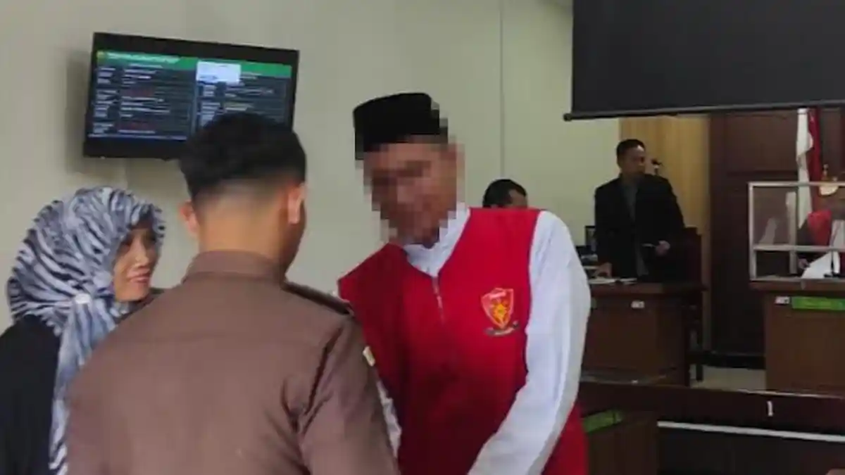 Pecatan PNS Satpol PP Gresik Dituntut 12 Tahun Karena Narkoba, PH Kecewa Pihak Lain Masih Bebas