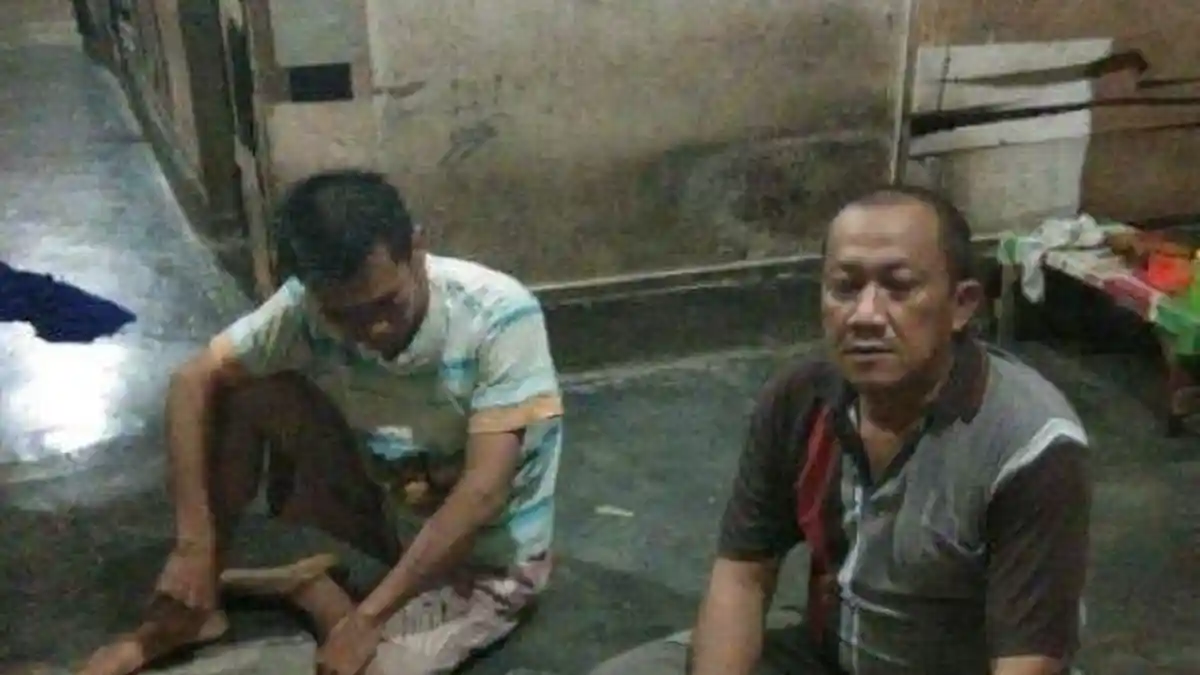 Ketahuan Mencuri Beras tapi Justru Dikasihani Warga dan Polisi, Pria Ini Menangis Diberi Bantuan