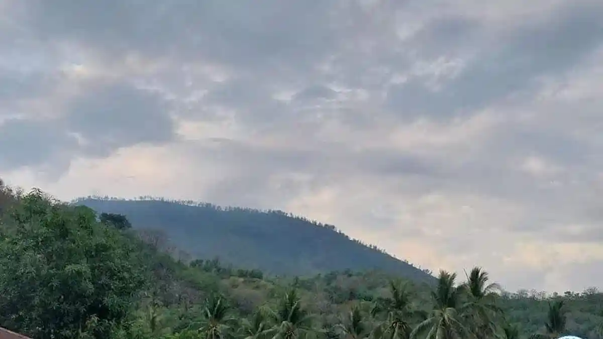 Gunung Iya Status Siaga, BNPB Ingatkan Pemkab Ende Waspada dan Belajar dari Tragedi Lewotobi Erupsi