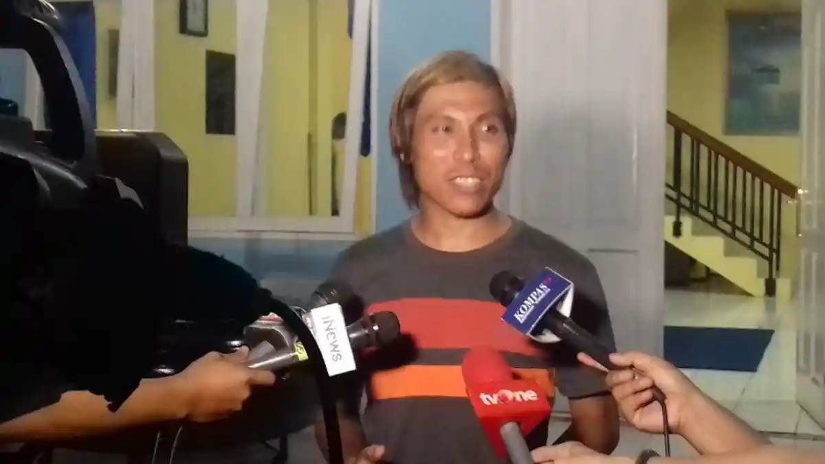 Persija Persilahkan Asri Akbar Cari Klub Baru
