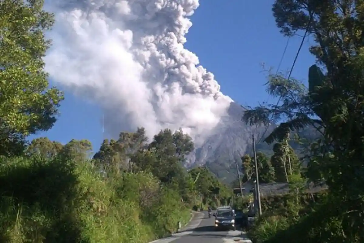 Aktivitas Vulkanik Meningkat, Status Gunung Merapi Naik Jadi Waspada