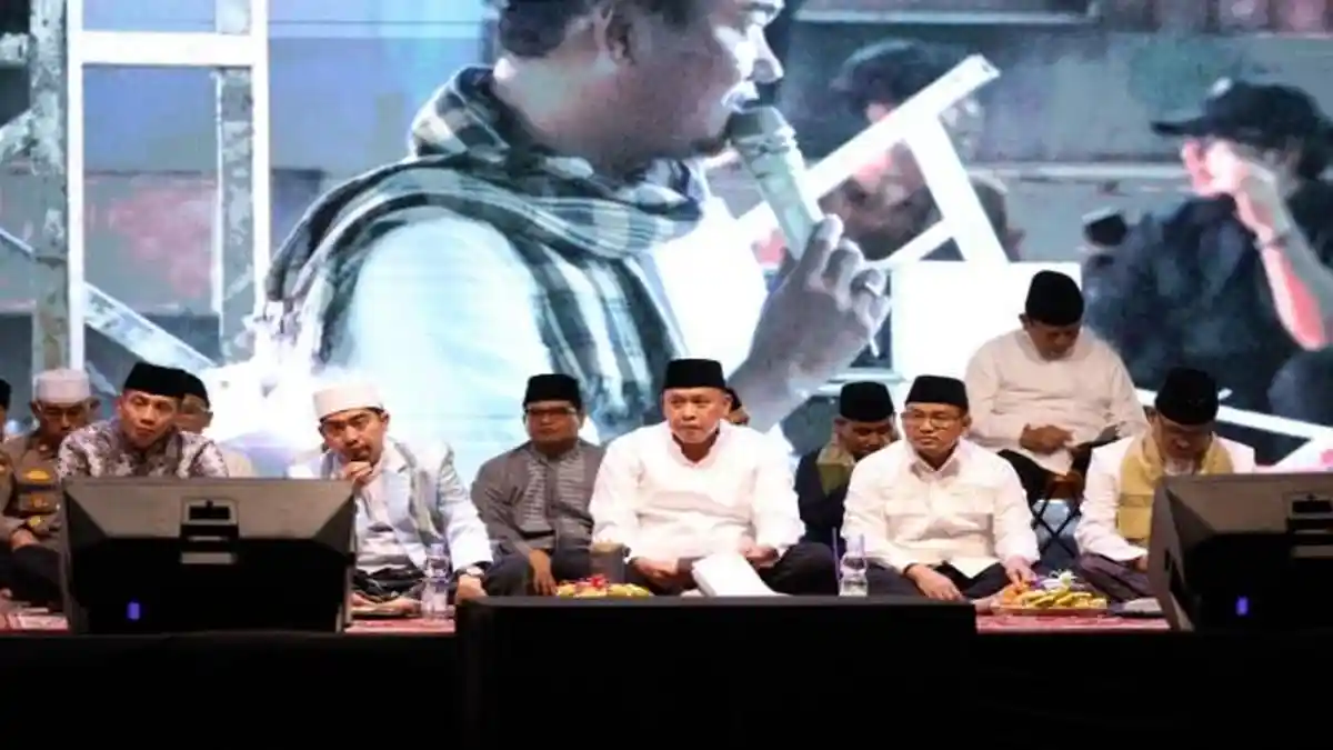 Wali Kota Tri Adhianto Hadiri Bekasi Bershalawat di Plaza Patriot