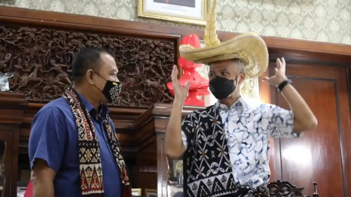 Rakyatnya Diterima dan Dijaga Baik, Raja Rote Temui Gubernur Jateng ...