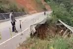 Polsek Linge Patroli Daerah Rawan, Pasang Garis Polisi di Lokasi Jalan Amblas dan Longsor