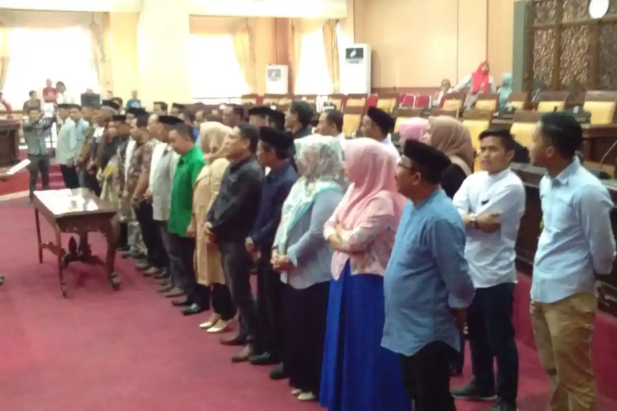 Tak Disediakan Pin Emas Saat Pelantikan, Anggota DPRD Jeneponto Terpilih Protes Sekwan