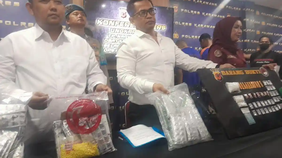 Polisi Tangkap 8 Pengedar Narkotika dan OKT di Karawang, Modus Permen Kopi dan Warung Seblak