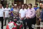 Suasana-saat-motor-hasil-curiang-Ungkap-kasus-yang-dikembalikan-Polres-Pamekasan.jpg