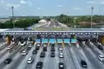 gerbang-tol-cikampek-kendaraan-di-jalan-tol-0we.jpg