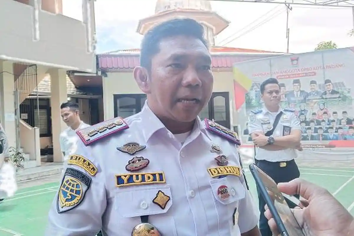 Bantah Monopoli Penumpang, Dishub Padang: Pengoperasian Trans Padang Libatkan Pengusaha Angkot