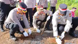 polres-tual-tanam-500-pohon.jpg